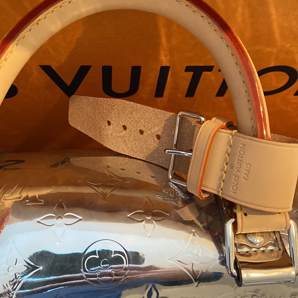 LOUIS VUITTON Metallic MIRROR KEEPALL BANDOULIÈRE 50 - Picture 4 of 15
